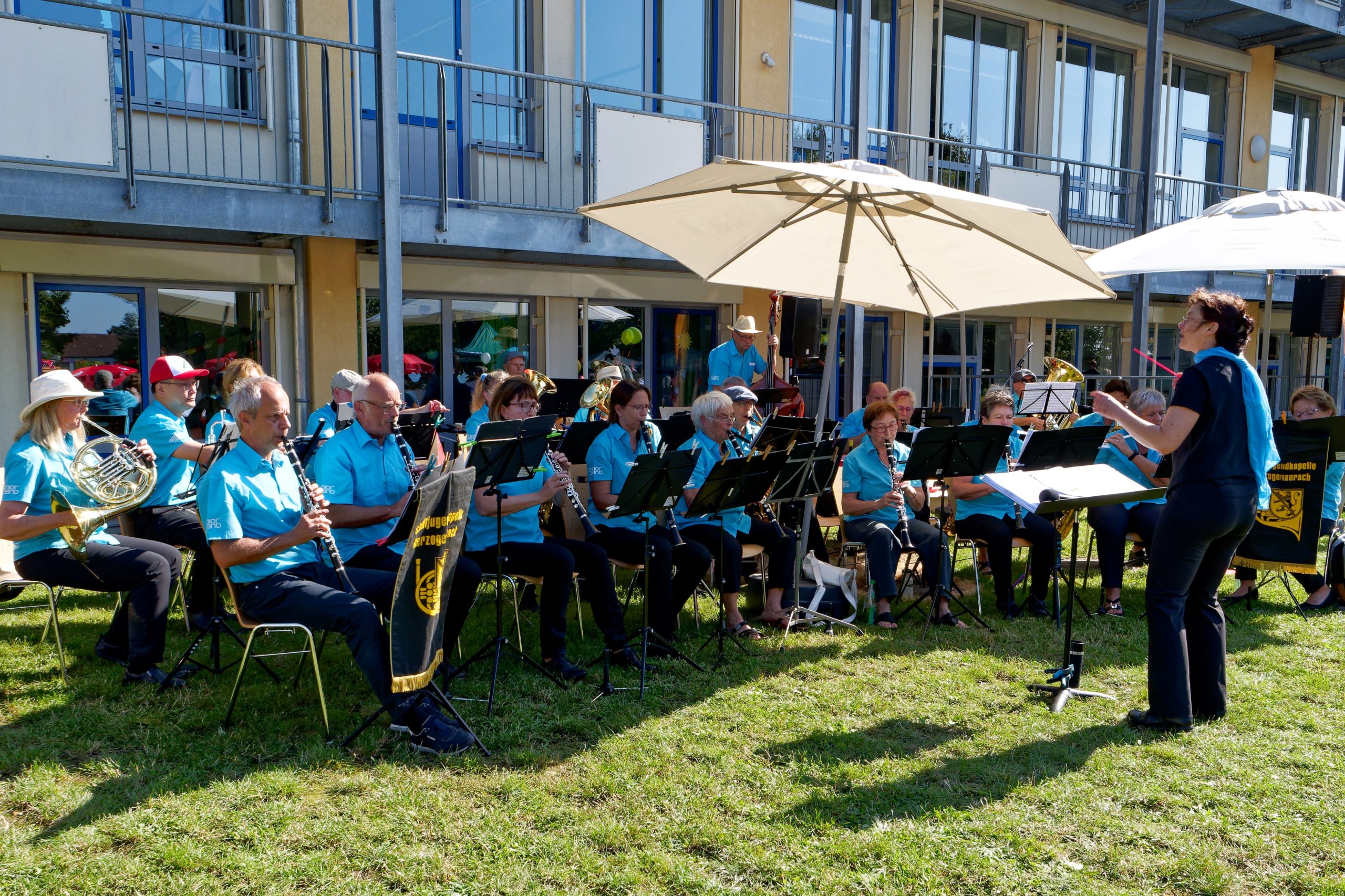 Gelungener Einstand von Katja Fischer als Dirigentin der Seniorband